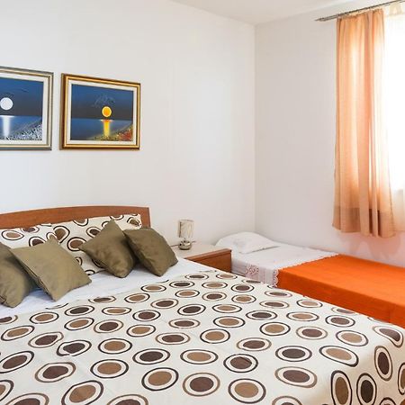 Apartments Veronika Паг Экстерьер фото
