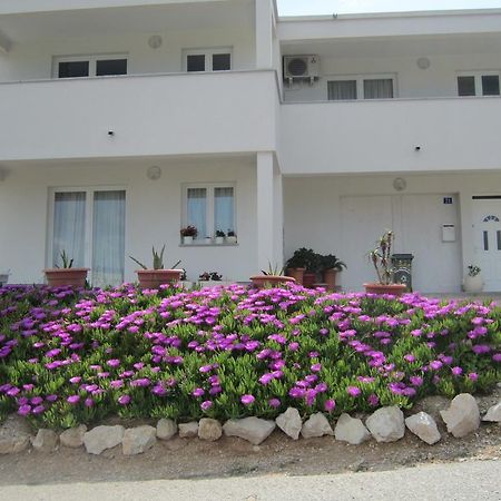 Apartments Veronika Паг Экстерьер фото