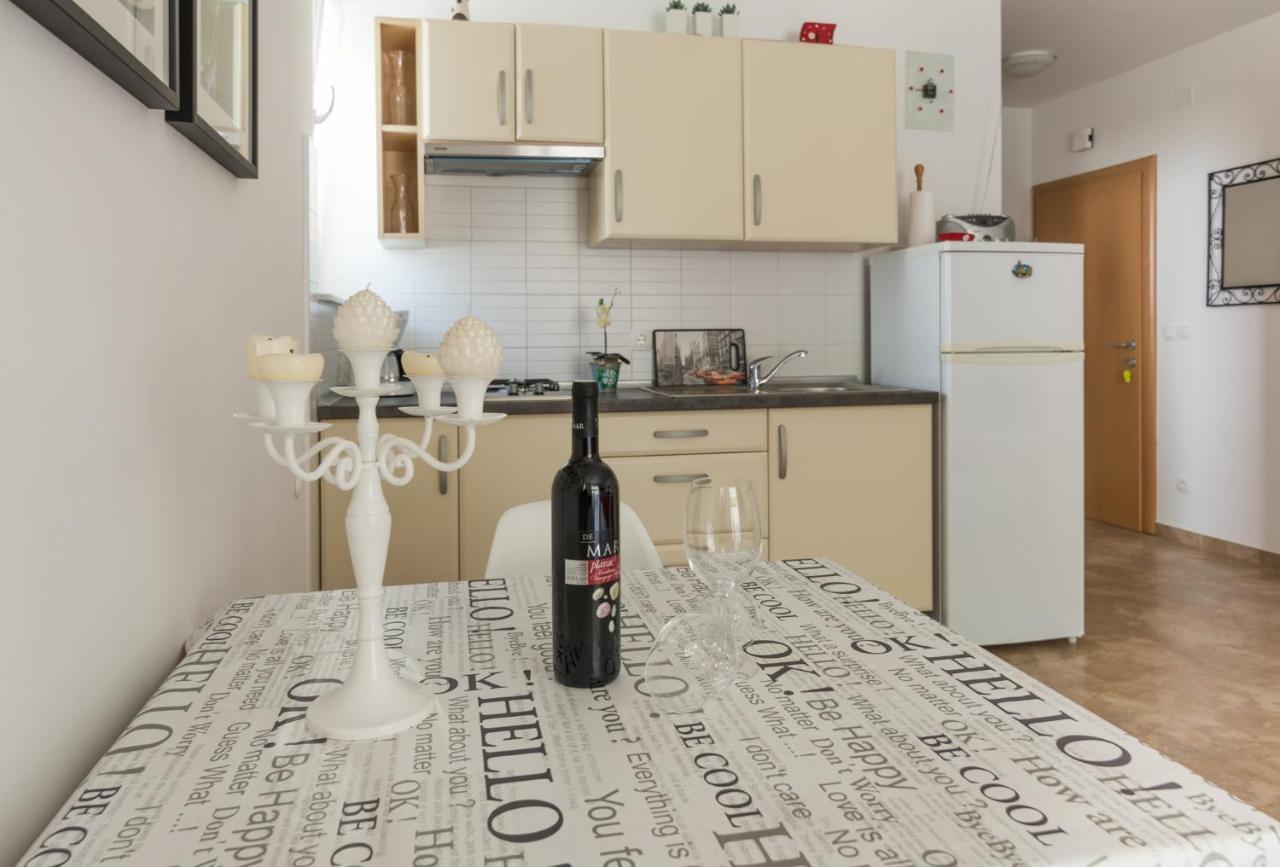 Apartments Veronika Паг Экстерьер фото