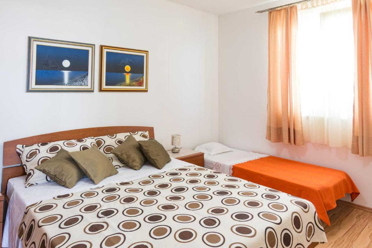 Apartments Veronika Паг Экстерьер фото