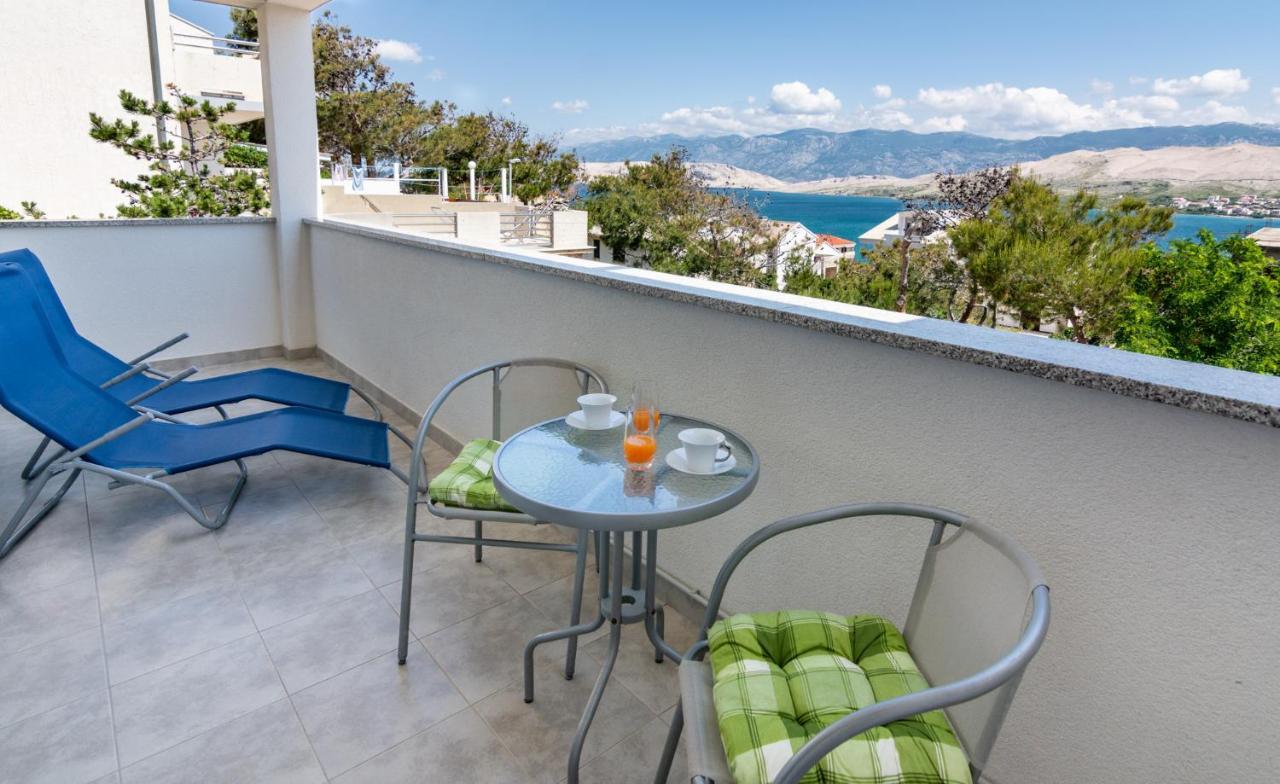 Apartments Veronika Паг Экстерьер фото