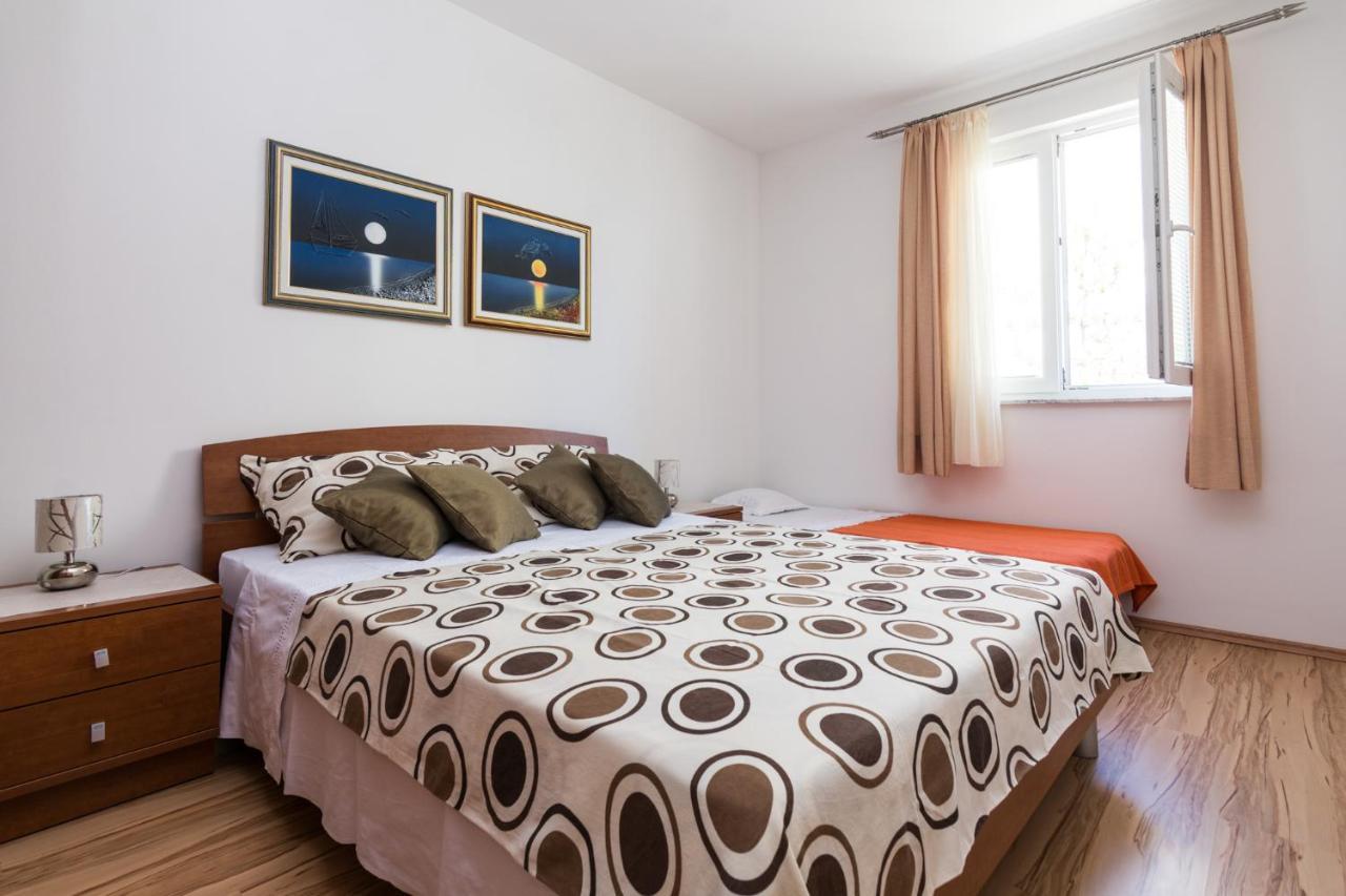 Apartments Veronika Паг Экстерьер фото