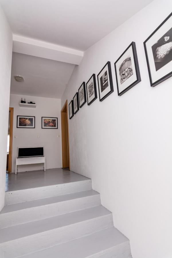 Apartments Veronika Паг Экстерьер фото