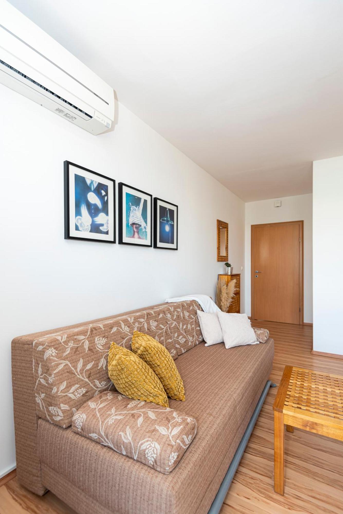 Apartments Veronika Паг Экстерьер фото