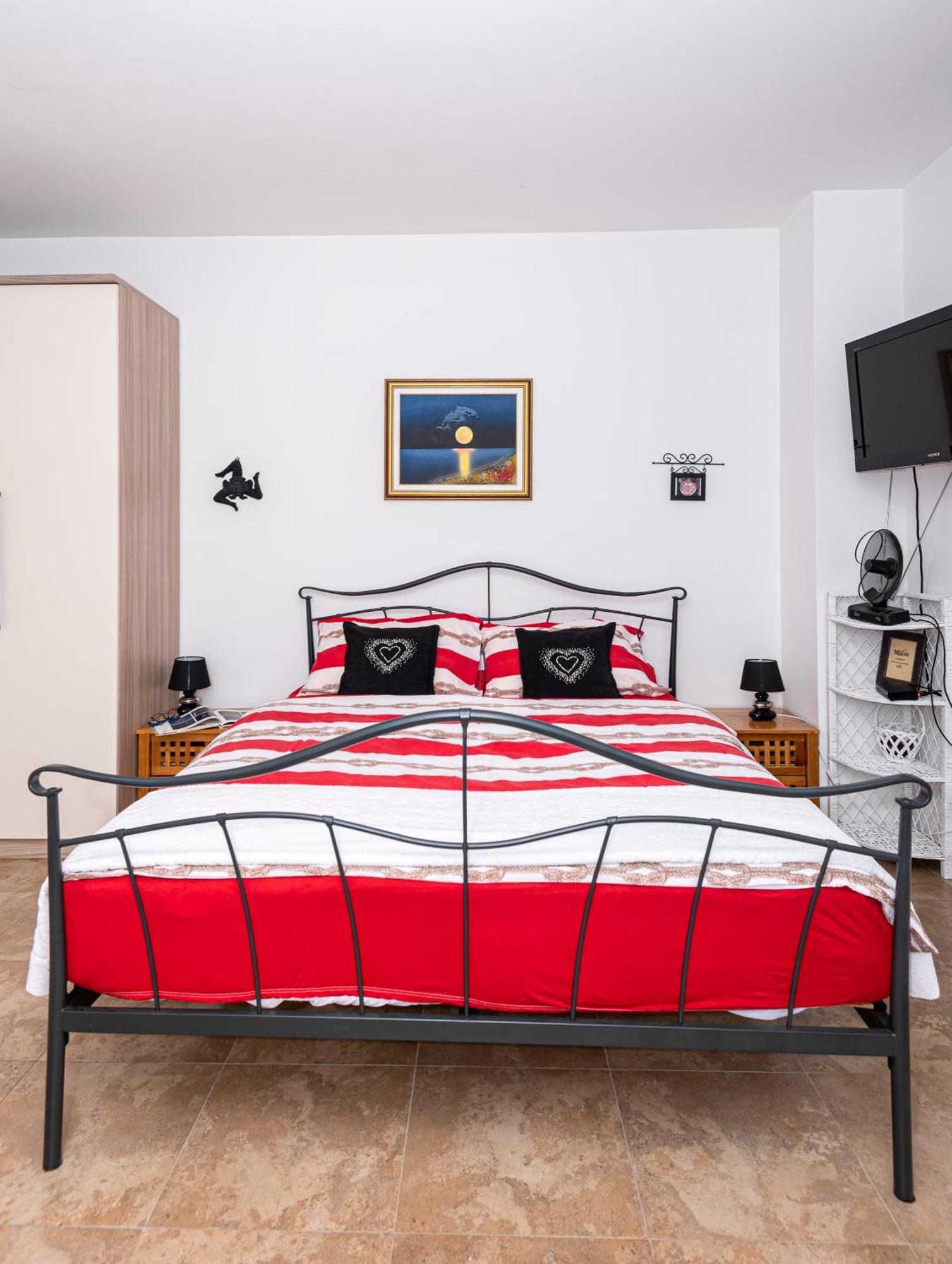 Apartments Veronika Паг Экстерьер фото
