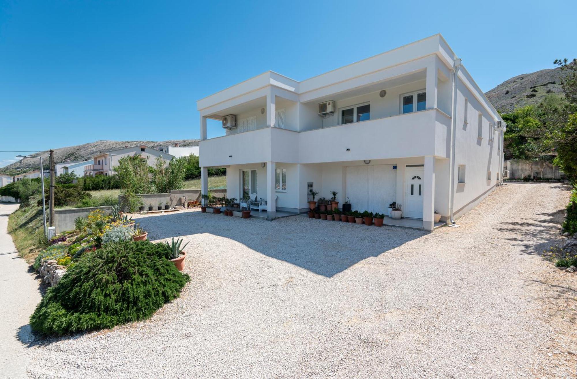 Apartments Veronika Паг Экстерьер фото