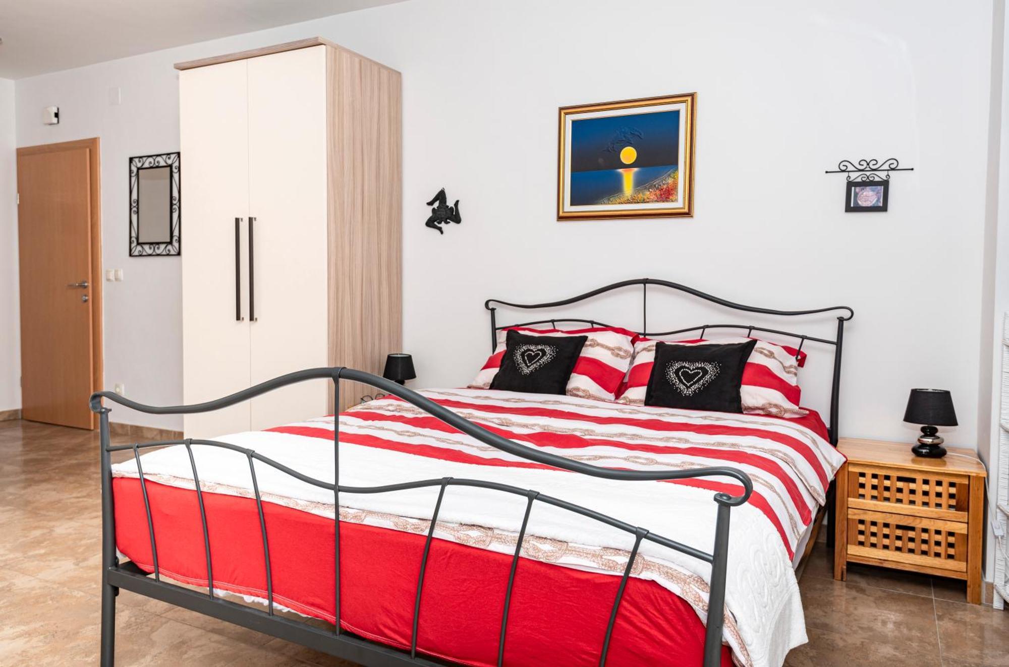 Apartments Veronika Паг Экстерьер фото
