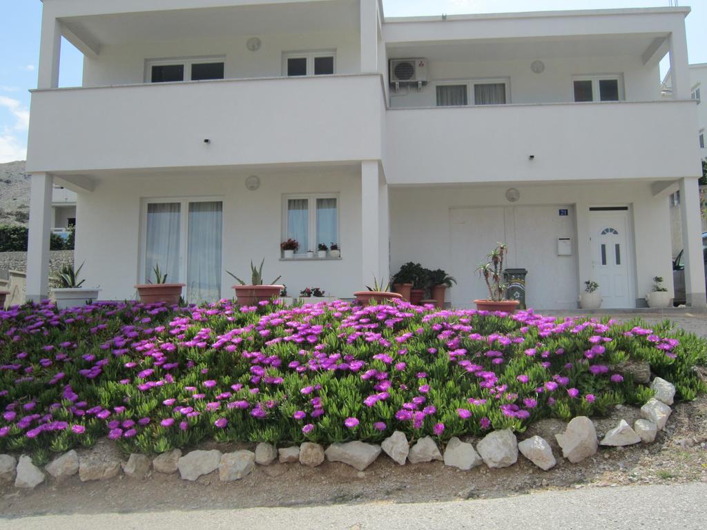 Apartments Veronika Паг Экстерьер фото