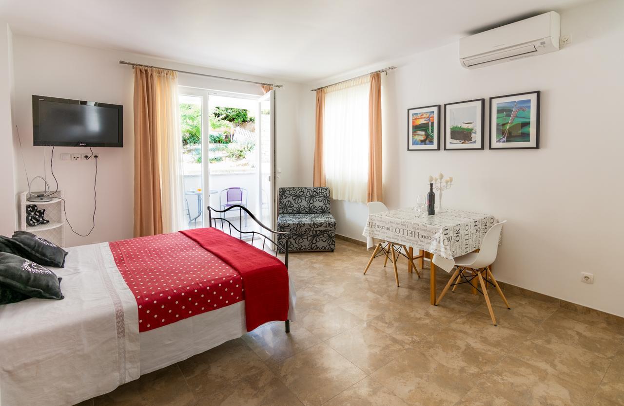 Apartments Veronika Паг Экстерьер фото
